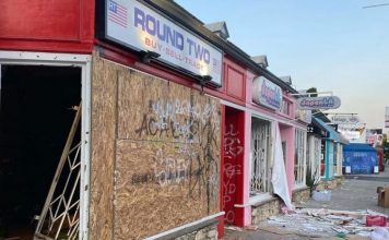 Roundtwo: Chuỗi cửa hàng thrift shop nổi tiếng nhất nước Mỹ bị đột nhập và cướp toàn bộ .