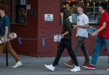 Best Street Style giữa thời điểm bạo loạn “Black Lives Matter”