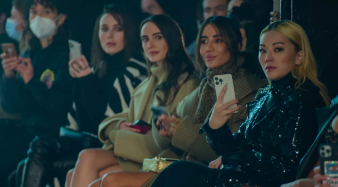 Ái nữ giới siêu giàu bật khóc nức nở trước show Chanel – Tiền bạc có mua được thời gian?