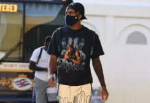 Điều gì khiến chúng ta yêu thích áo thun graphic đến vậy?