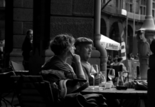 Tản mạn: Văn hóa cà phê và sự liên kết đến giới thời trang