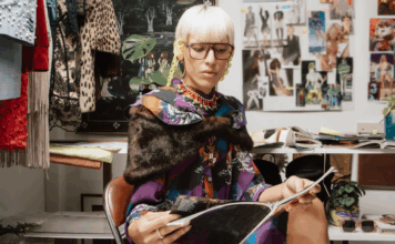 Nghề stylist thời đại mới: Hào quang bên ngoài, kiệt sức bên trong?